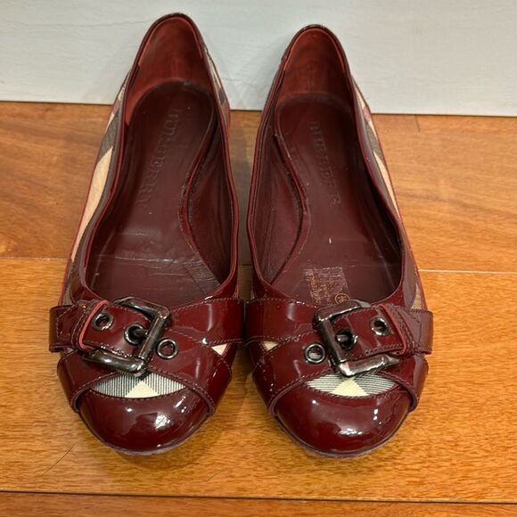 Burberry Women's Nova Check Patent Leather Buckle Ballet Flat 38/US 8.5 - Picture 1 of 11